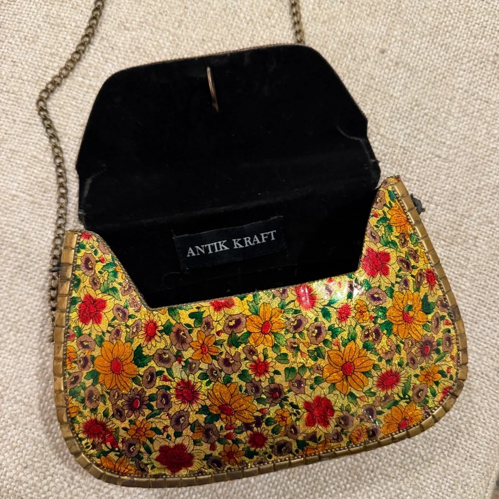 Antik Kraft Amoli Metal Clutch Purse in Floral Print - Picture 4 of 10